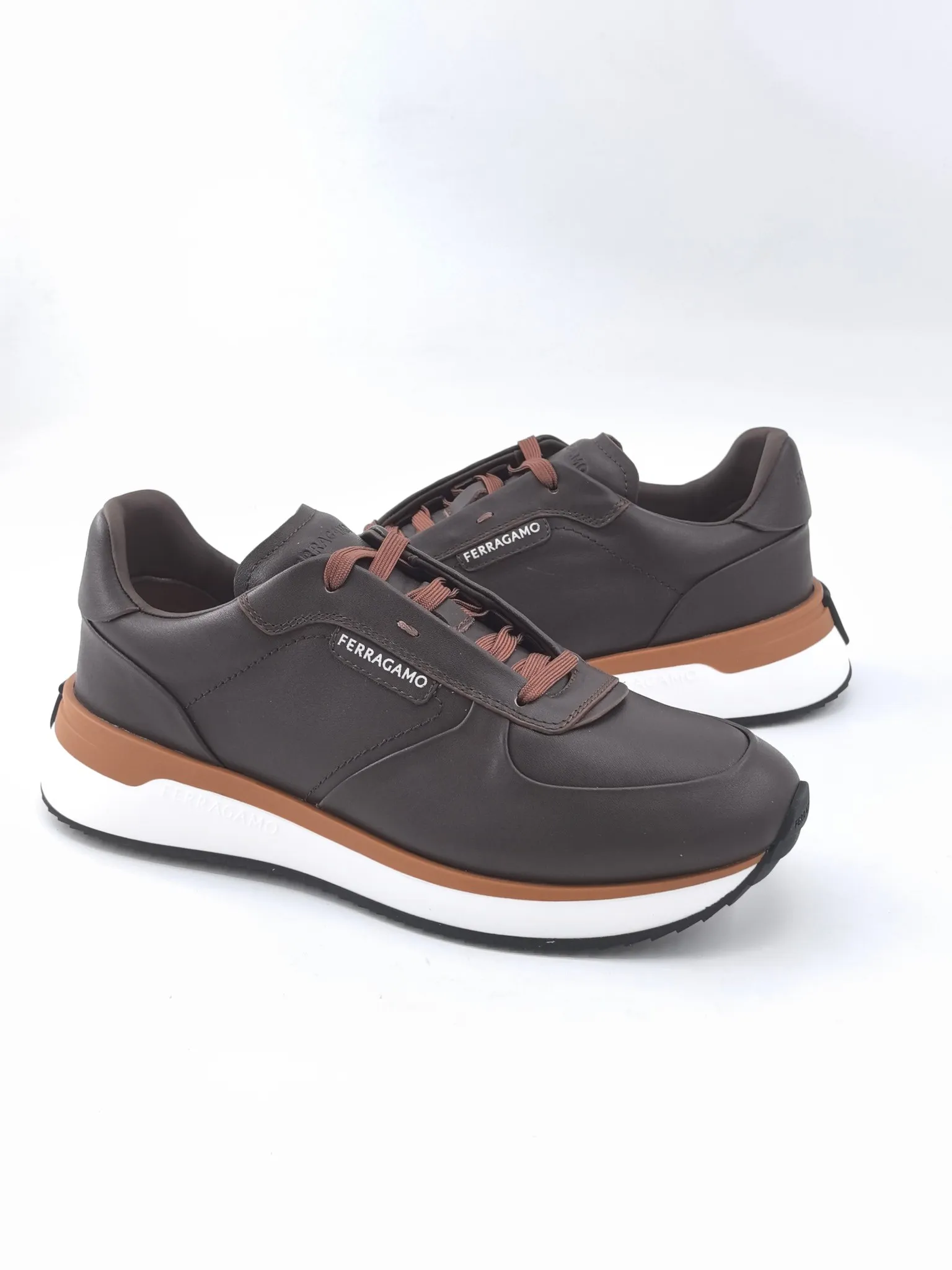 [Ferragam] Top P: 780💰 ▪️Size: 39-44 (38.45 custom-made) FERRAGAMO Ferragam 🔍Top purchasing agent 🇮🇹 Ferragam Street-charming casual shoe series, the counter sells the original configuration simultaneously, Italian imported cowhide fabric, high-quality splicing technology, imported water-dyed cow lining , soles: original foam outsole specially provided by the original factory, original factory follow-up goods, 🔍 high quality, can be entered and exited the counter at will, welcome to compare and synchronize with the counter.